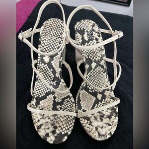NIB Call It Spring Impressa Heels Size: 8